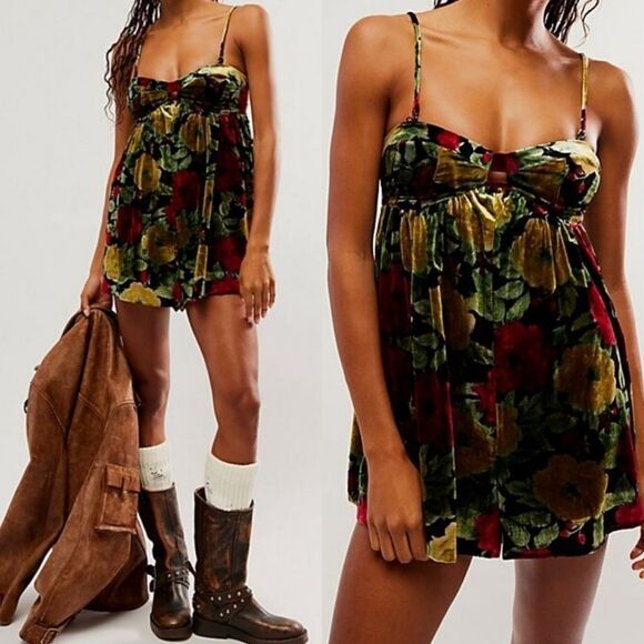 NWT Free People Luna Velvet Floral Romper Pop Red Green Combo - Picture 1 of 8